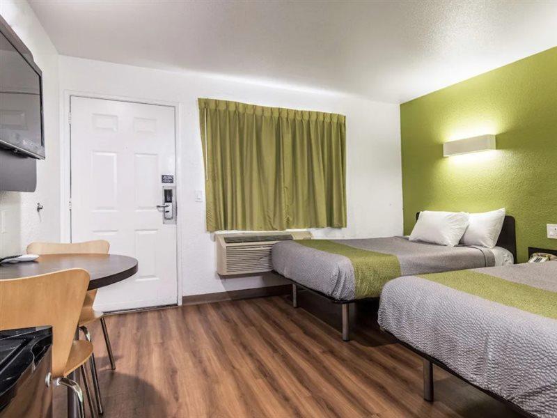 Motel 6 Ontario Airport Exterior photo