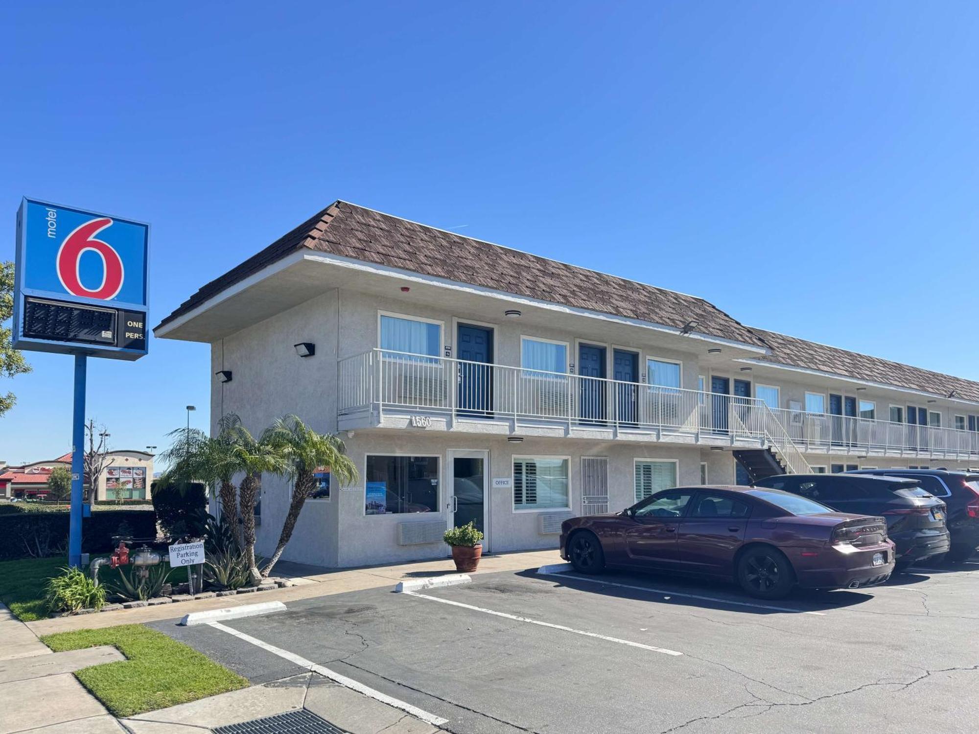Motel 6 Ontario Airport Exterior photo