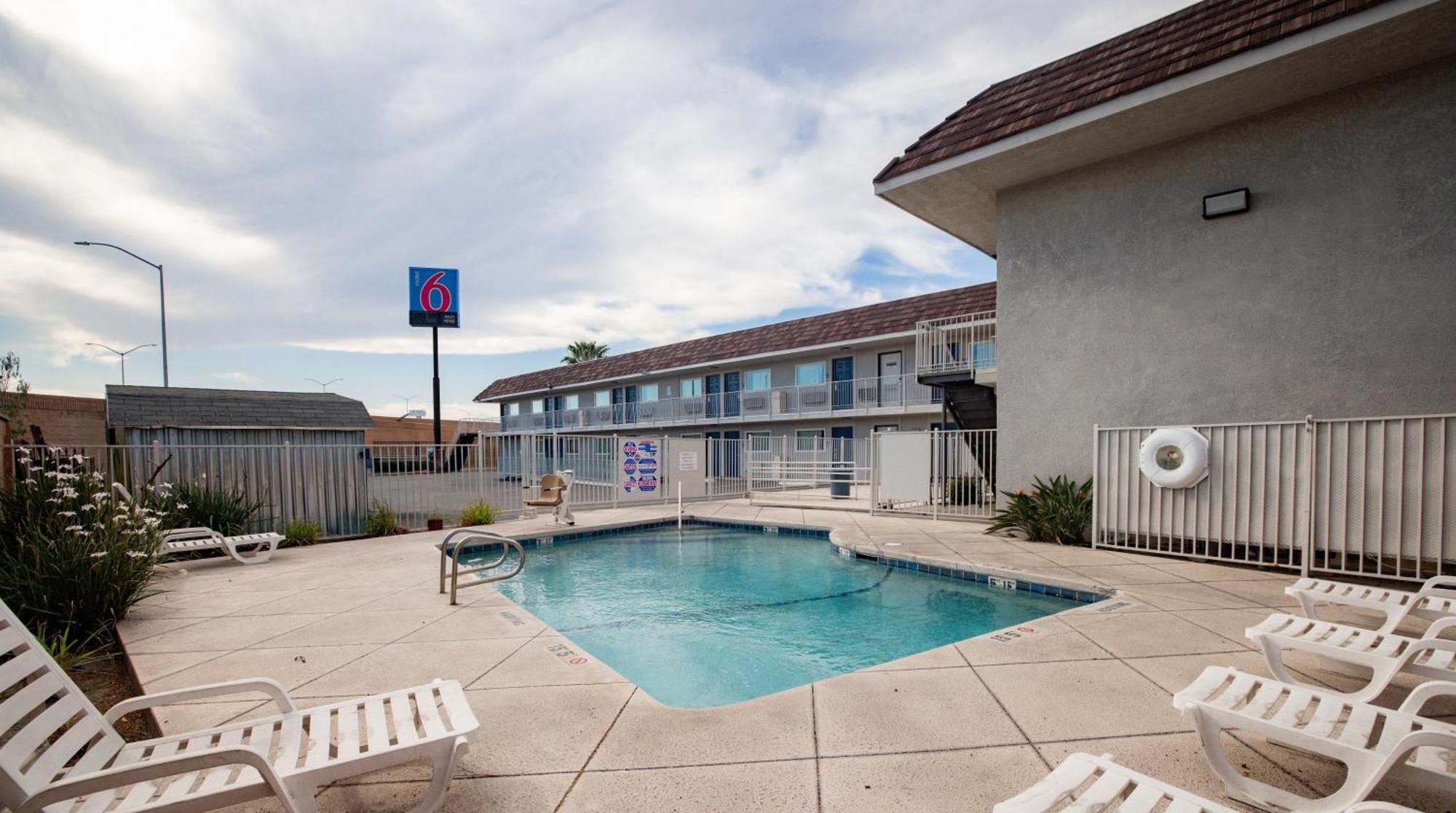 Motel 6 Ontario Airport Exterior photo