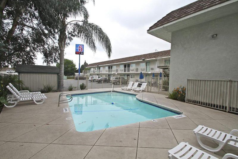 Motel 6 Ontario Airport Exterior photo